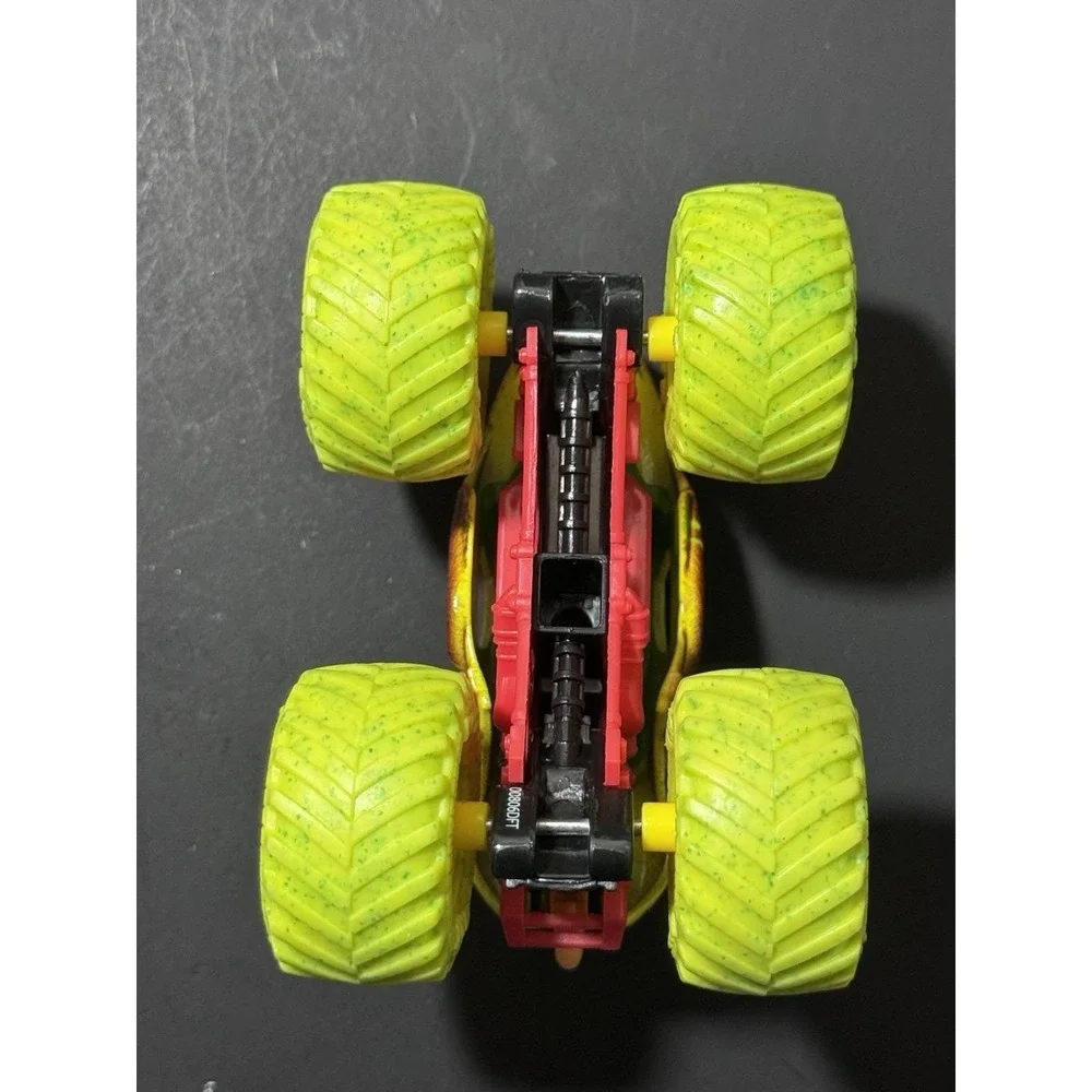 Monster Jam Truck Monster Mutt Rottweiler Zombie Invasion